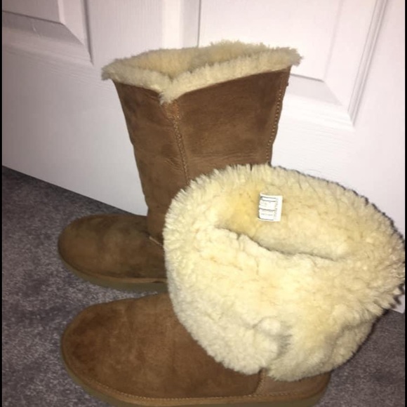 Authentic ugg Bailey button tall boots - Picture 8 of 10